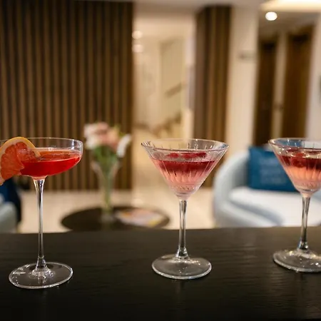 Otel Sokrati Selitë e Vogël