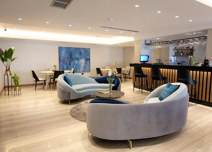 Sokrati 4* Selitë e Vogël